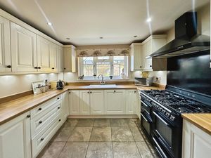 Kitchen- click for photo gallery